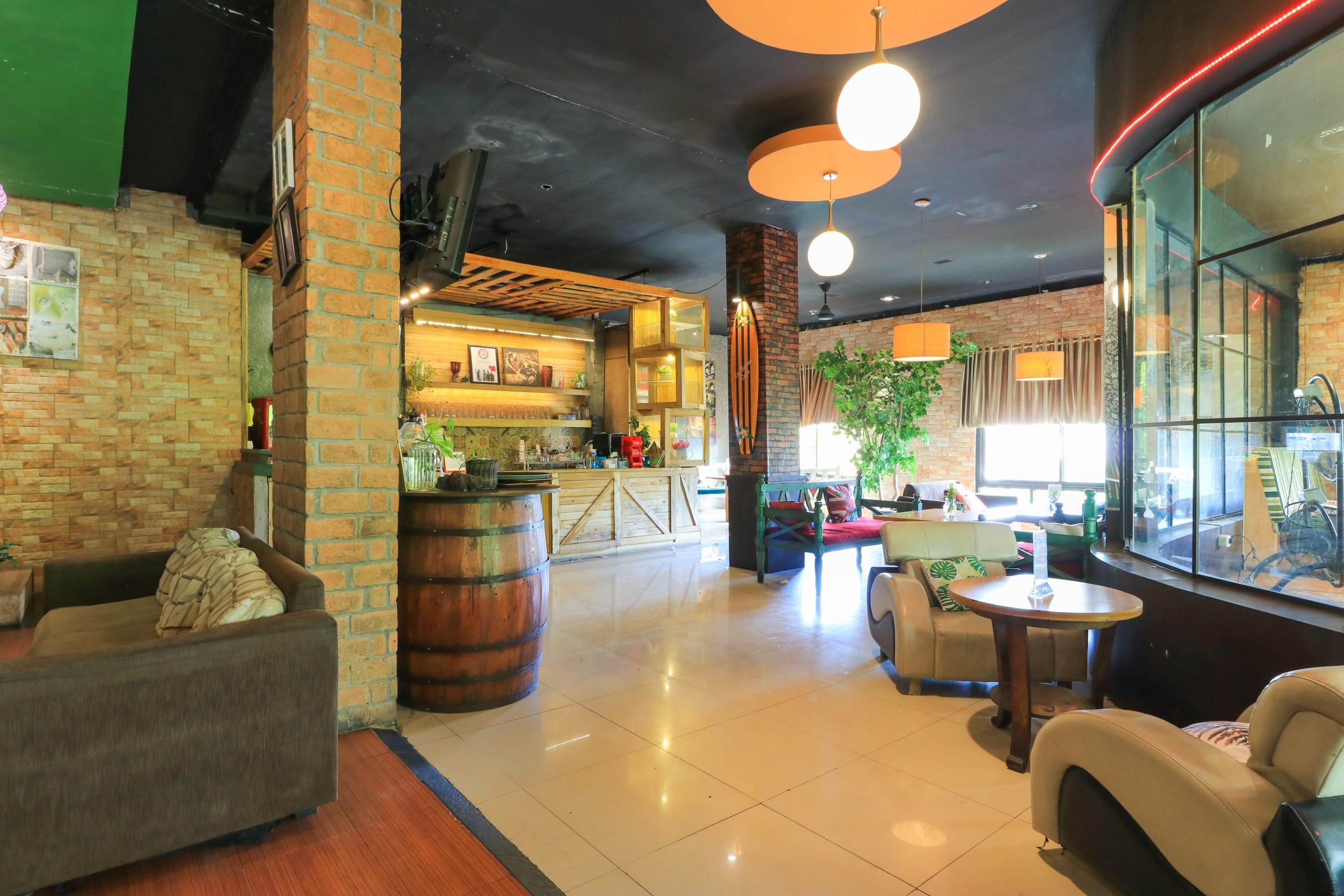 Labuana Homestay & Cafe Garden Макасар Экстерьер фото